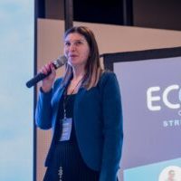 Livia-Poza-Ecomm–300×200